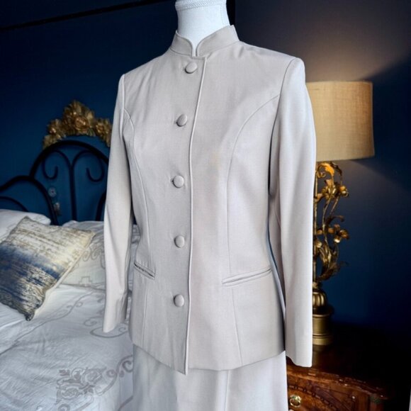 Vintage Custom Hand Made Light Grey Mandarin Collar Skirt Suit - Picture 2 of 13